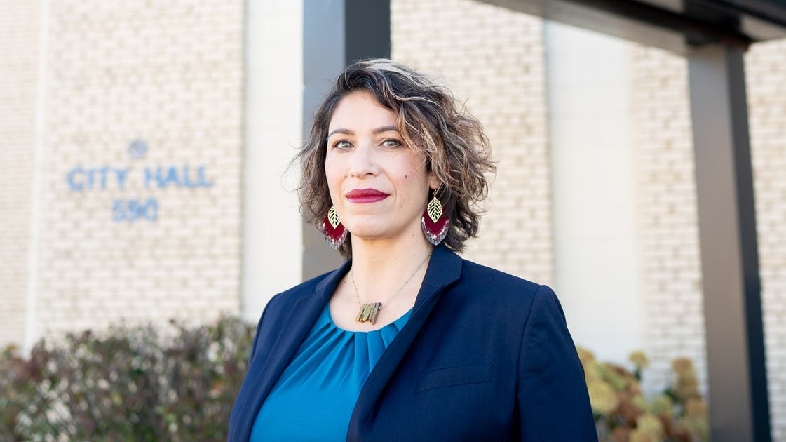 Mayor-Elect Amáda Márquez Simula stands in front of the Columbia Heights City Hall